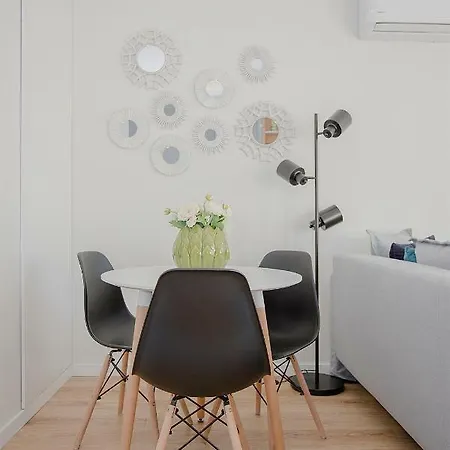 Apartment Liiiving In I Bright Light *