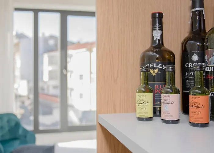 Liiiving In I Bright Light Порту