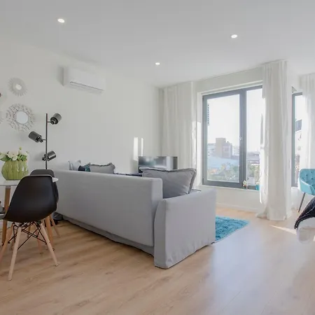 Liiiving In I Bright Light