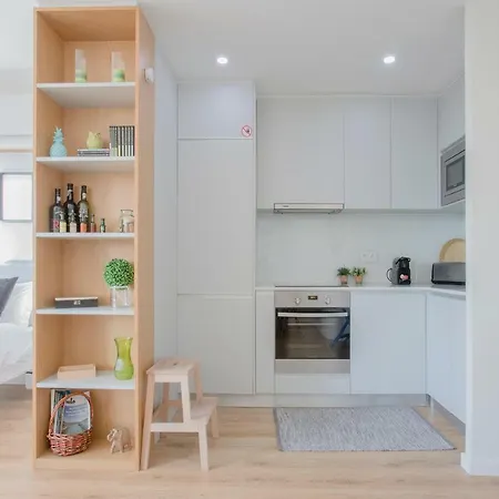 Liiiving In I Bright Light Oporto