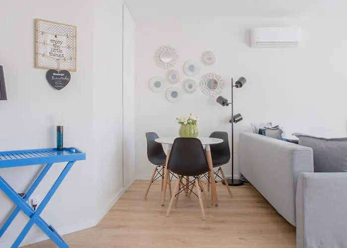 Liiiving In I Bright Light Porto