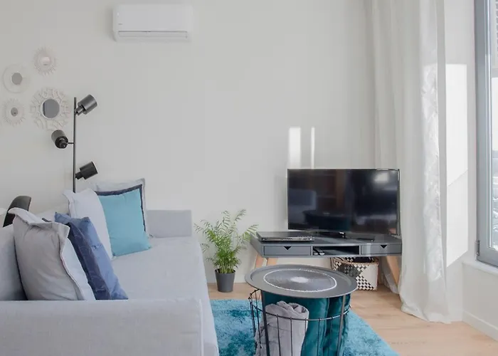 דירה Liiiving In I Bright Light *