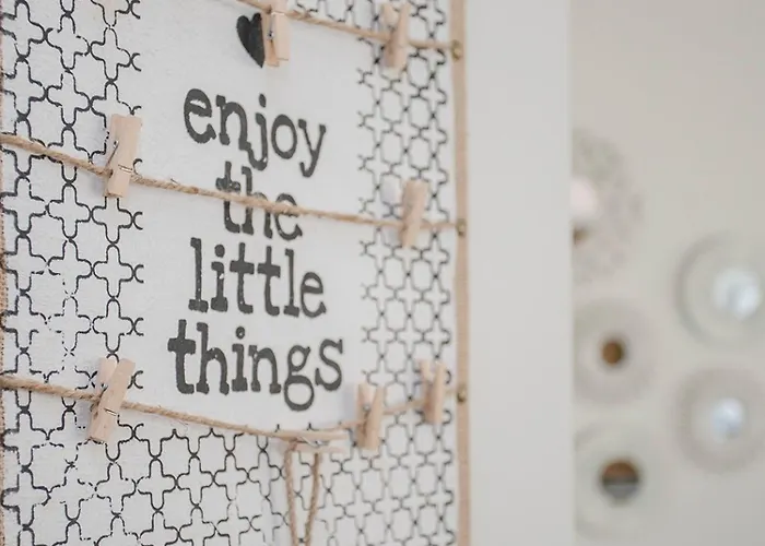 Liiiving In I Bright Light דירה