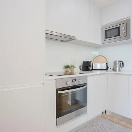 Liiiving In I Bright Light 波尔图