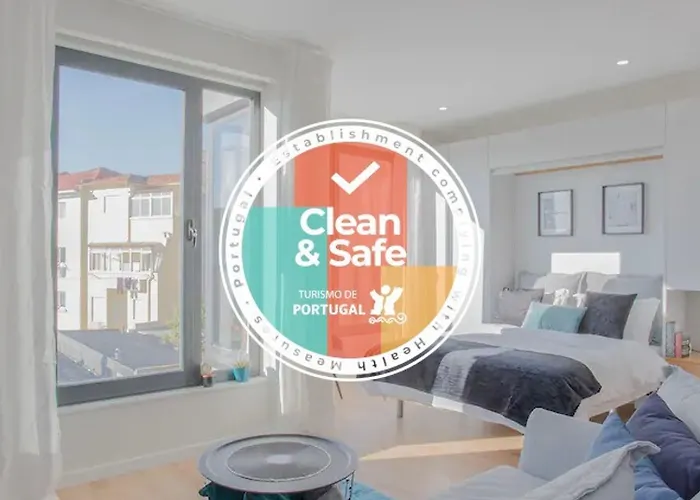 Liiiving In I Bright Light *