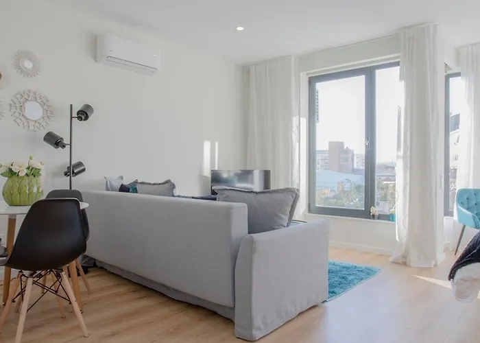 Liiiving In I Bright Light