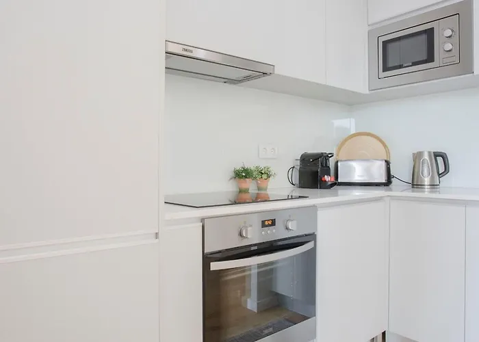 Liiiving In I Bright Light Porto